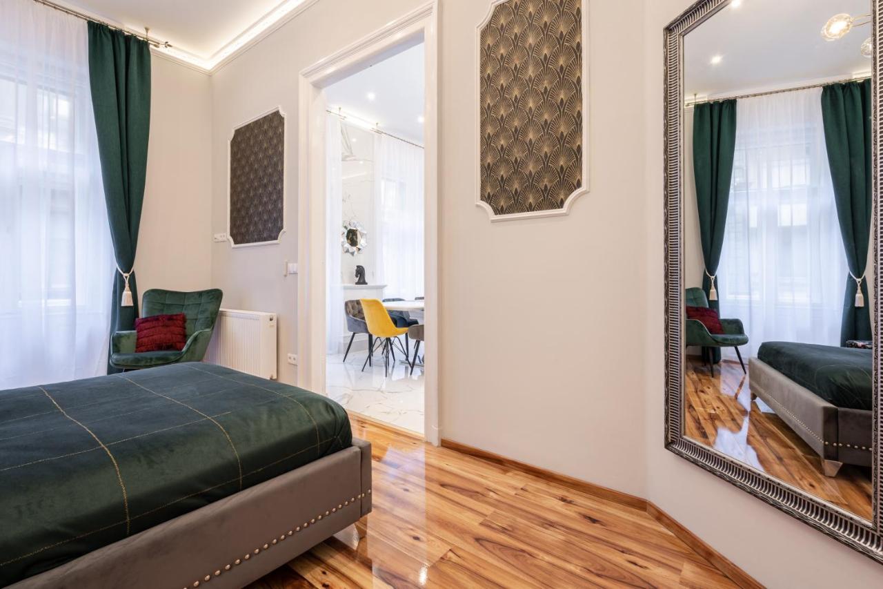 Premium Art Deco Apartment At Broadway // 4Bdr & 3Br Budapest Exterior foto