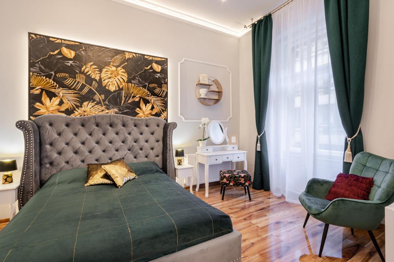 Premium Art Deco Apartment At Broadway // 4Bdr & 3Br Budapest Exterior foto